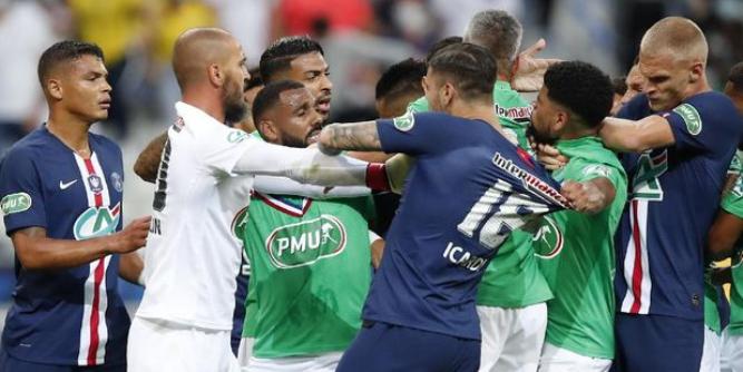  Laga Sengit, PSG Tundukkan Saint-Etienne  3-2 