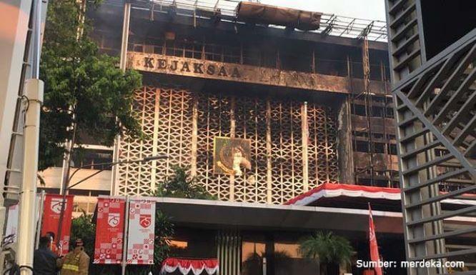  Dakwaan Jaksa  terhadap Enam Terdakwa Kasus Kebakaran Gedung Kejagung Dinilai Janggal