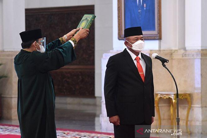  Gantikan Doni Monardo, Presiden Jokowi Lantik Ganip Warsito sebagai Kepala BNPB
