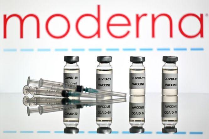  Vaksin Dosis Ketiga Nakes Gunakan Moderna