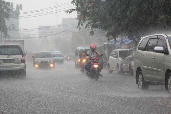 Sejumlah Kota Besar Hari Ini Diprakirakan Diguyur Hujan Siang dan Malam