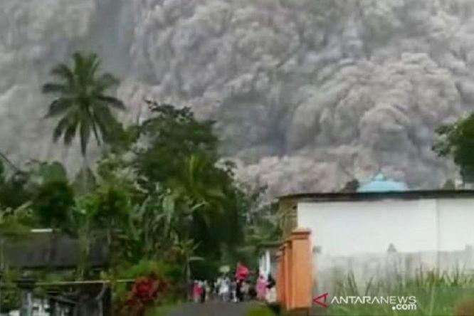  Hampir Semua Rumah di Satu Dusun Hancur akibat Letusan Semeru
