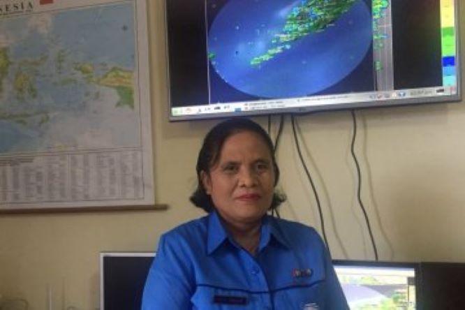  BMKG Sikka Imbau Warga Jangan Panik dan Segera Kembali Ke Rumah 