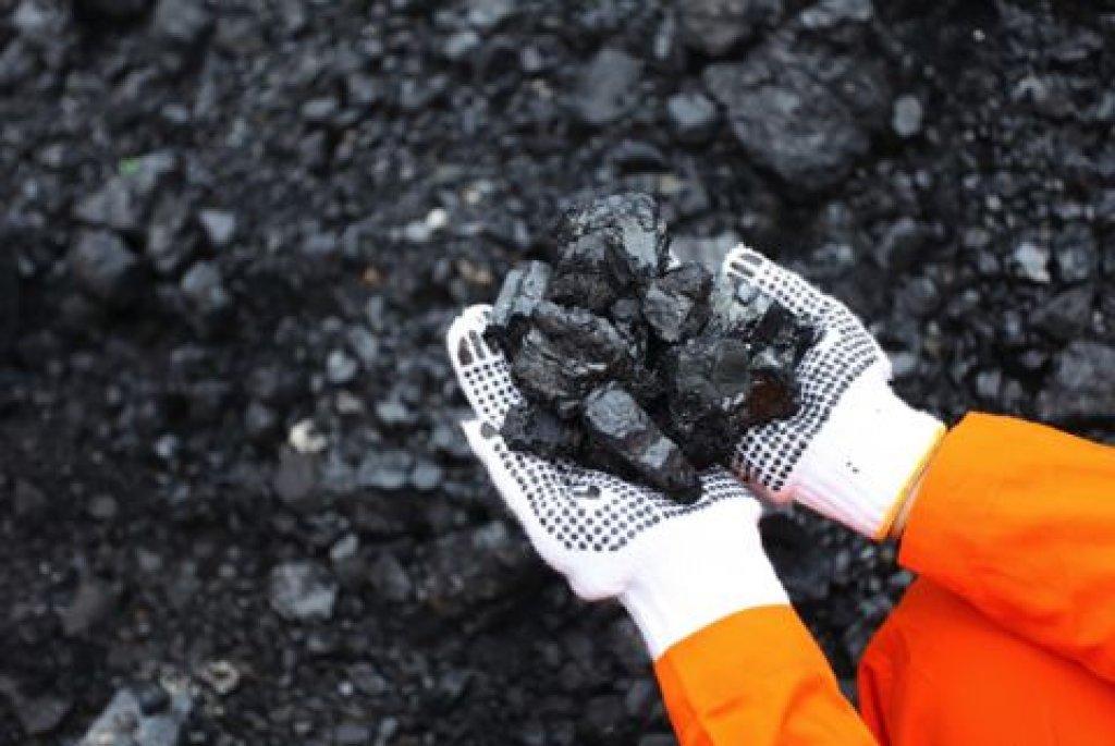  Pemerintah Cabut 2.078 Izin Usaha Pertambangan Mineral dan Batu Bara