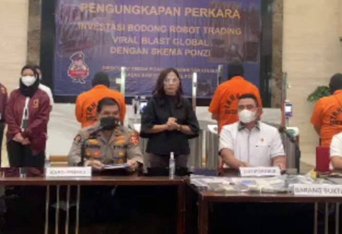  Tiga Pelaku Investasi Bodong Viral Blast Global Ditangkap