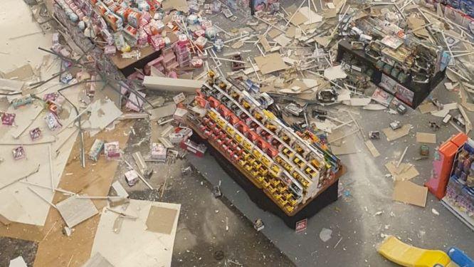  Lima Orang Terluka akibat Ornamen Jatuh di Lippo Mall Kemang saat Diterjang Angin Kencang