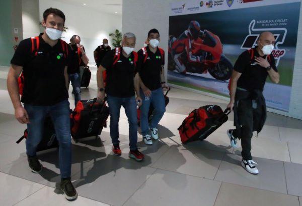  Para Pebalap dan Kru MotoGP Mandalika Tiba di Bumi Lombok