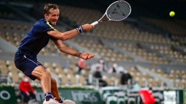  Medvedev Terkena Imbas Invasi Rusia, Dilarang Tampil di Wimbledon