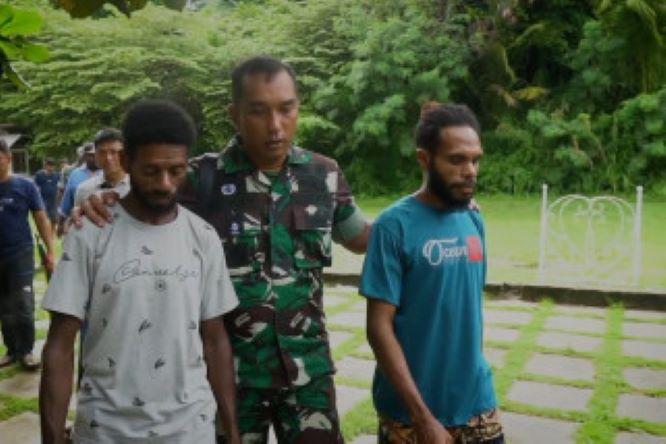  Dua Anggota OPM di Kaimana Serahkan Diri