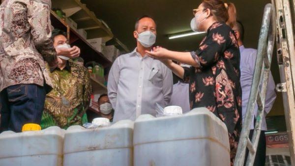  Sidak Kemenperin,  Ditemukan Penyimpangan Distribusi Minyak Goreng Curah