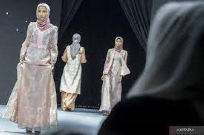  Pilih-pilih Bahan Kerudung yang Nyaman Digunakan di Negara Tropis