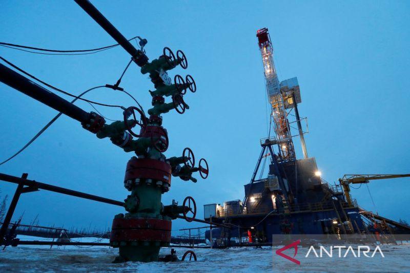  Uni Eropa Jatuhkan Sanksi Baru Akan Sasar Minyak dan Lebih Banyak Bank Rusia