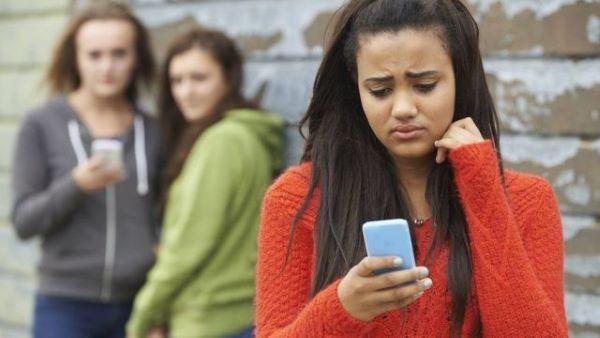  Perempuan Cemaskan keamanan Media Online yang Pengaruhi Kesehatan Mental