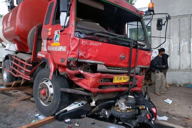  Rem Blong, Truk Tangki Pertamina Tabrak Pengendara, Diperkirakan 8 Orang Tewas