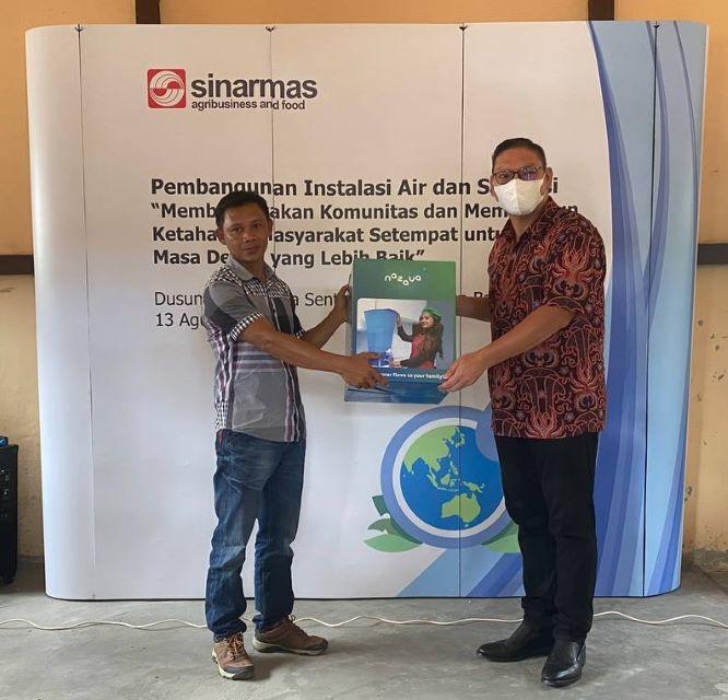  Sinar Mas Agribusiness and Food Bantu Akses Air dan Sanitasi bagi Warga Desa Sentabai