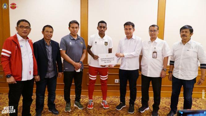  Presiden Jokowi Beri Bonus Rp1 Miliar untuk Timnas U-16