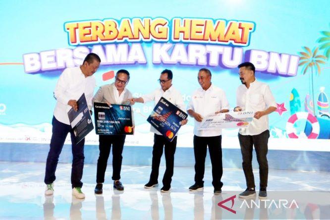  Tekan Harga Tiket Pesawat, BNI Kolaborasi dengan Garuda dan Lion
