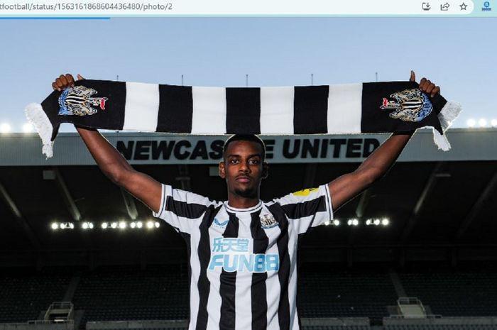  Newcastle United Resmi Daratkan Alexander Isak