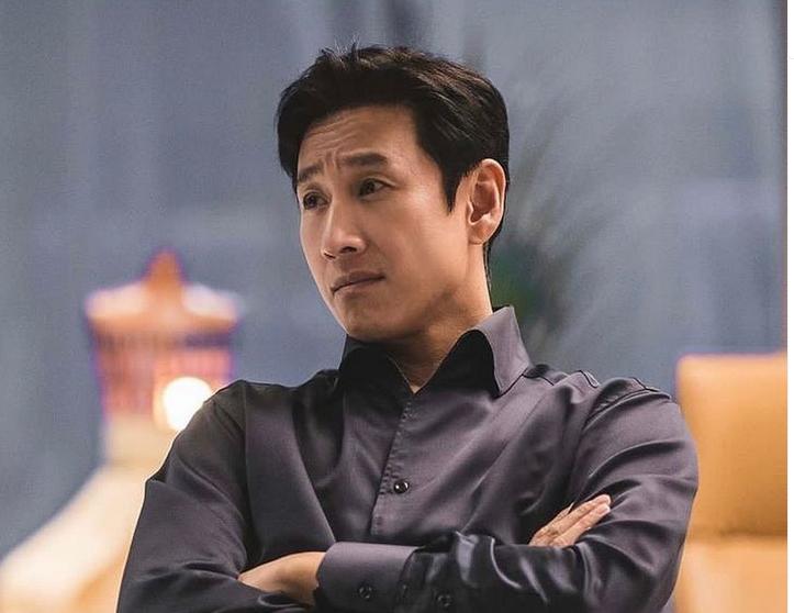  Mengejutkan, Aktor Parasite Lee Sun Kyun Meninggal Dunia! Ini Penyebabnya!