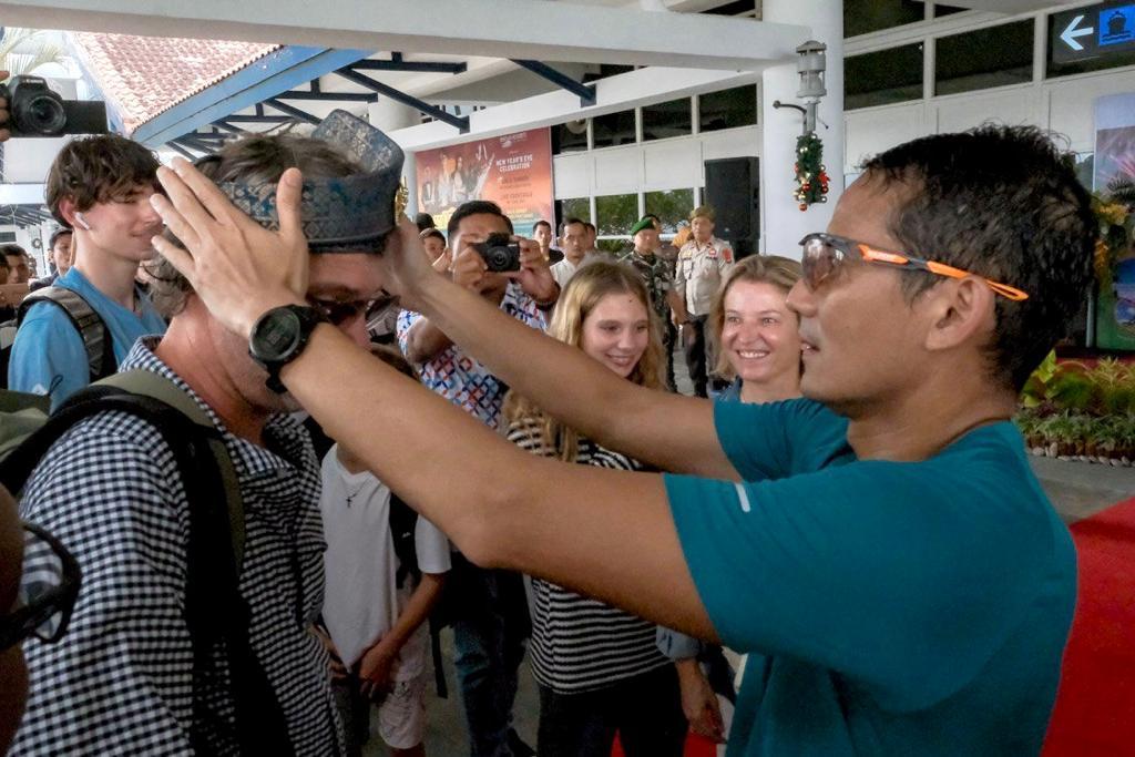  Menparekraf, Sambut Wisman Pertama di Bintan