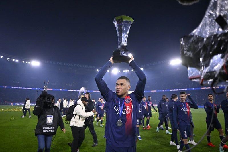  Setelah Taklukkan Toulouse 2-0, PSG Juara Piala Super Prancis