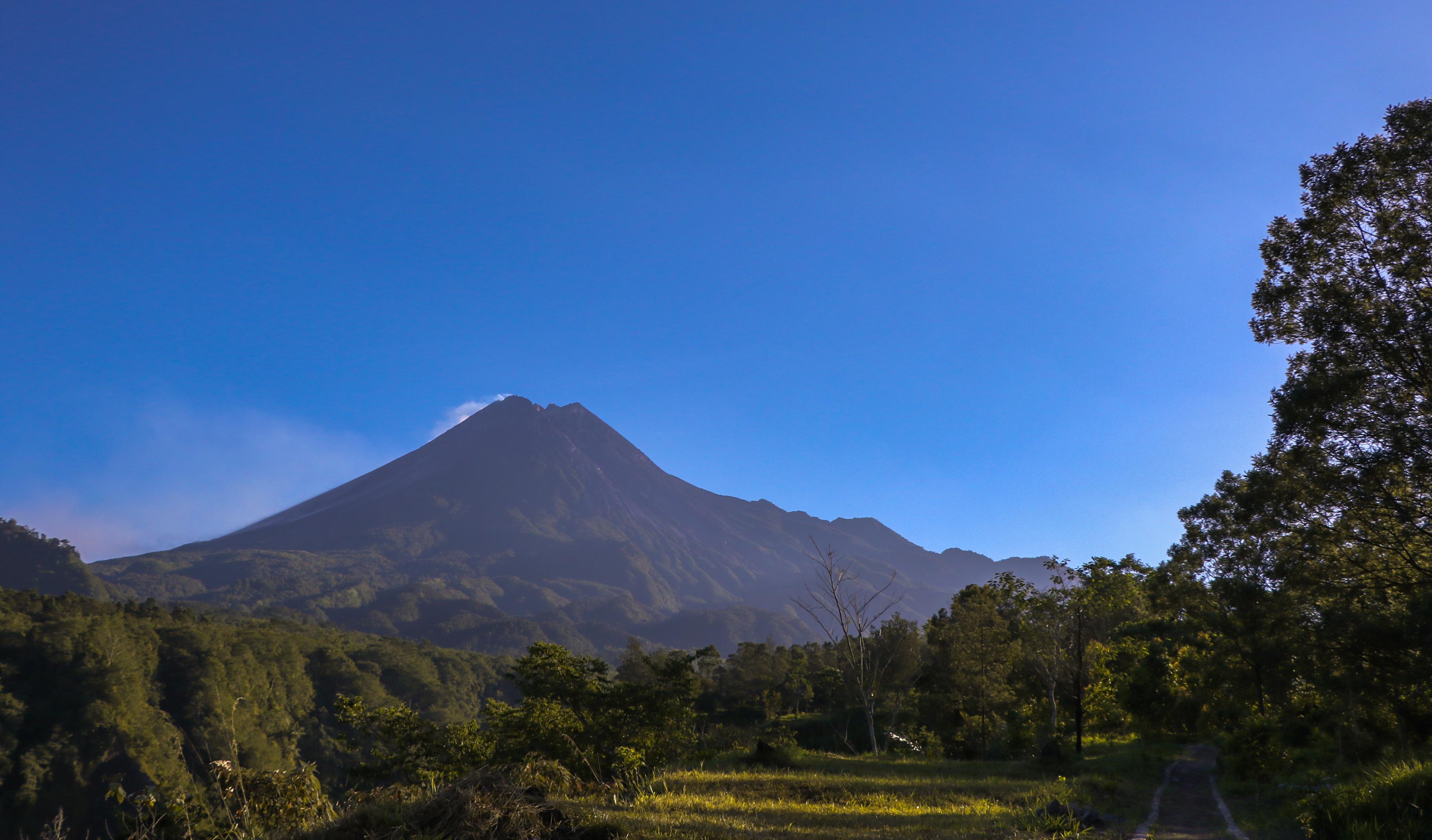  Gunung Merapi Meletus Satu Kali