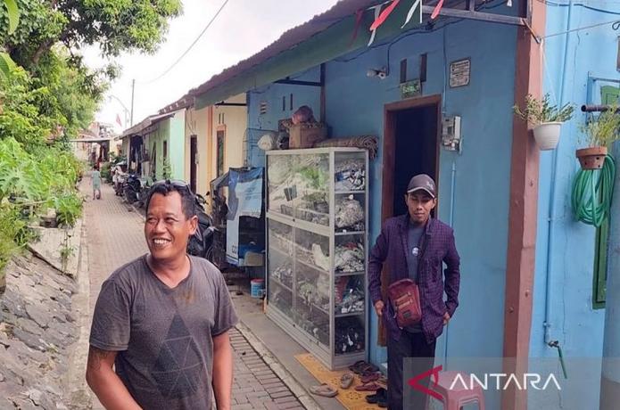  Densus Geledah Rumah Terduga Teroris di Solo