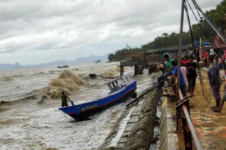  Cuaca Buruk, PT ASDP Tutup Sementara Seluruh Rute Penyeberangan di NTT