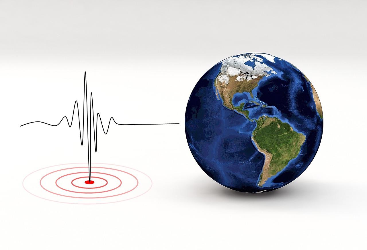  Gorontalo Diguncang Gempa Magnitudo 5,5, Warga Panik