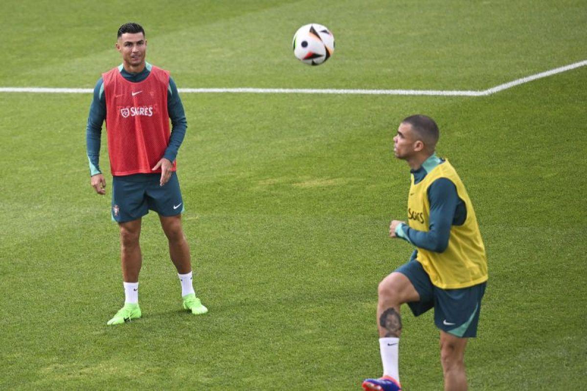  Ronaldo dan Pepe Berpeluang Jadi Pencetak Gol Tertua di Piala Eropa