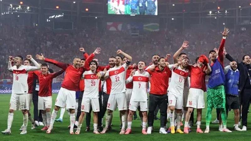  Antar Turki ke Perempat Final, Montella: Ini Pencapaian Sangat Penting