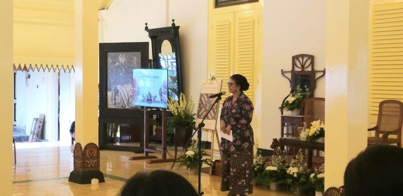  Luncurkan Buku BATIK PAKUALAMAN, Antara Tradisi,Sastra dan Wastra, GKBRAA Paku Alam: Budaya Itu Menjaga Hati