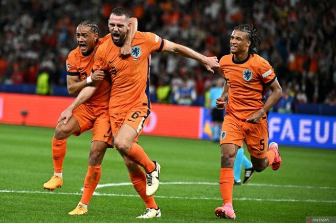  Belanda Tantang Inggris di Semifinal Setelah Singkirkan Turki 2-1