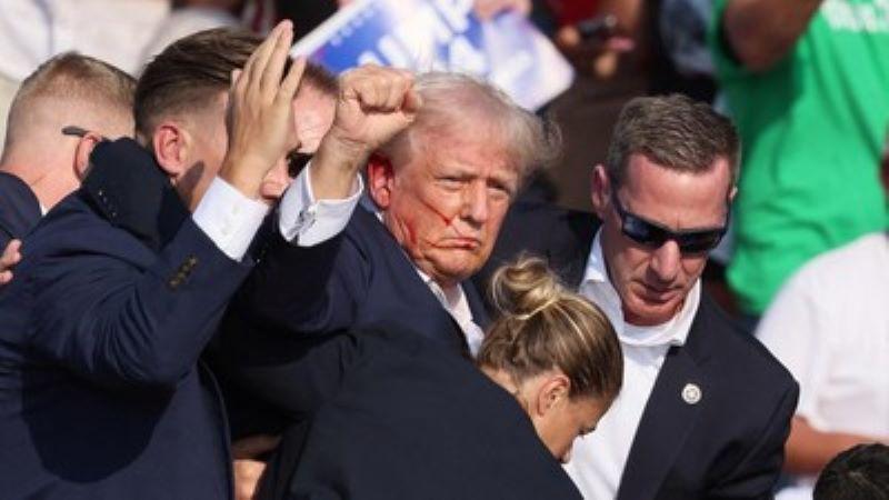  Trump ‘Baik-baik Saja‘ Usai Insiden Penembakan di Pennsylvania