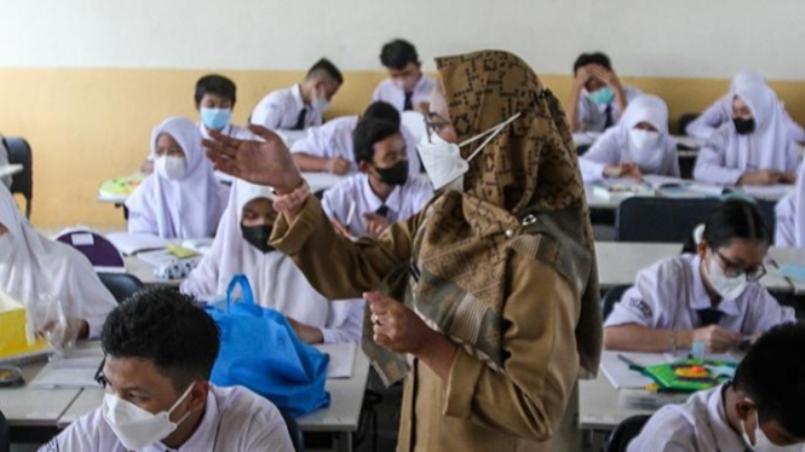  Seratus Lebih Guru Honorer Putus Kerja Telah Mengajar Kembali