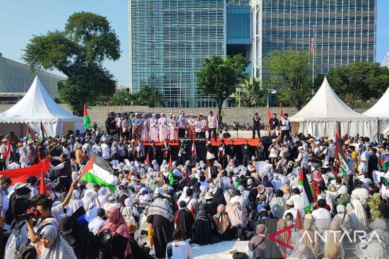  Massa Gelar Aksi Bela Palestina di Depan Kedubes AS