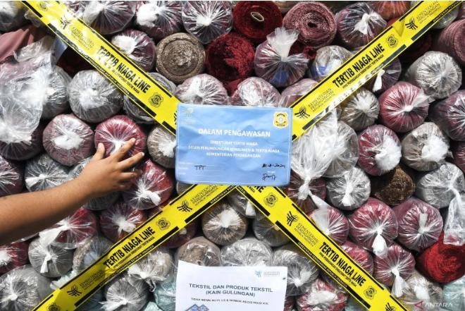  Impor Tekstil Ilegal Diperkirakan Rugikan Negara Rp6.2 Triliun Setiap Tahun