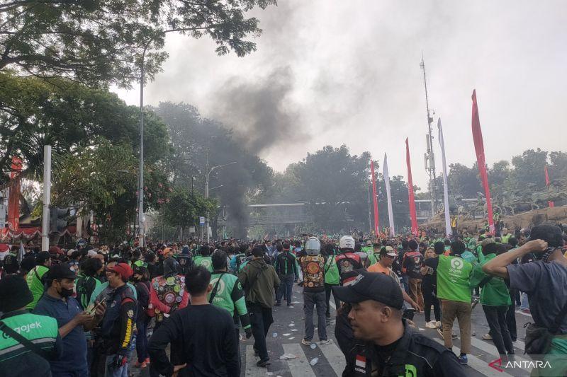  Unjuk Rasa Koalisi Ojek Online, Fokus Tuntut Layanan Pos Komersial
