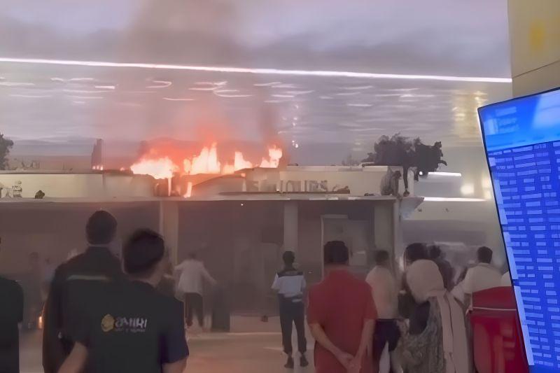 Tenant F&B Terminal 3 Soekarno Hatta Terbakar