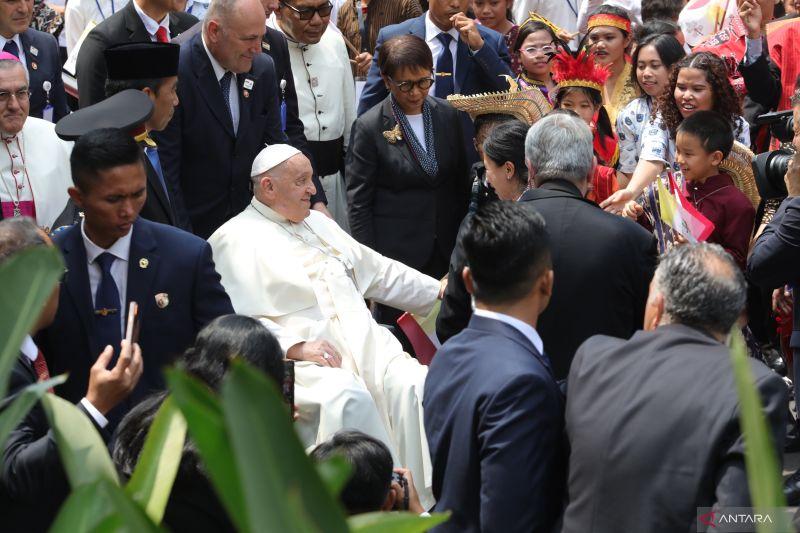  Paus Fransiskus Doakan Indonesia Selalu Diberkati dengan Perdamaian