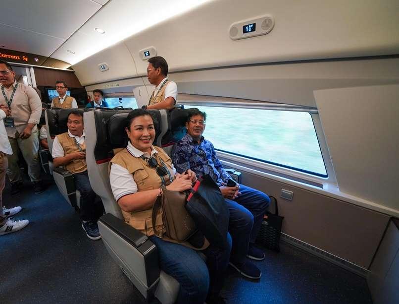  8 CEO Kereta Api di Asia Tenggara Gunakan Whoosh untuk Buktikan Kecanggihan dan Keandalannya