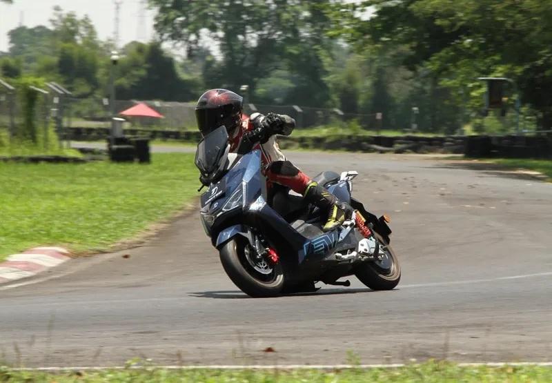 United E-Motor Gelar Balap Motor Listrik Perdana