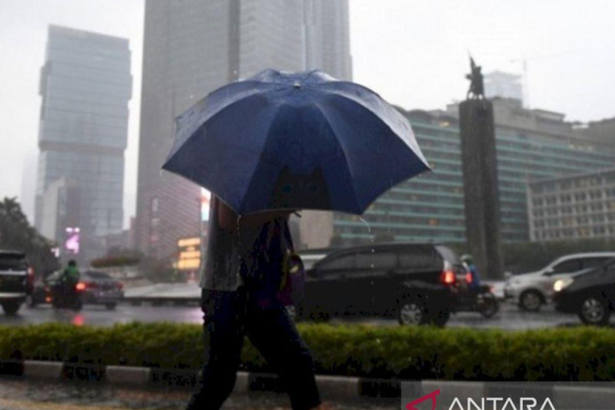  BMKG: Seluruh Wilayah Jakarta Diprakirakan Diguyur Hujan Minggu Siang