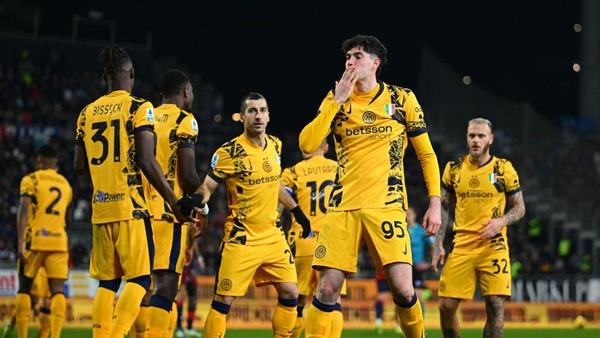  Inter Milan Naik ke Puncak Klasemen Setelah Hajar Cagliari 3-0
