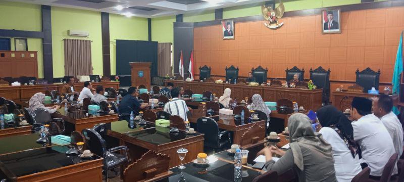  Tegaskan Tidak Ada PHK Tenaga Non ASN, Ketua DPRD Bangka Tengah: Gaji Tenaga Honorer Tahun 2025 Telah Dianggarkan