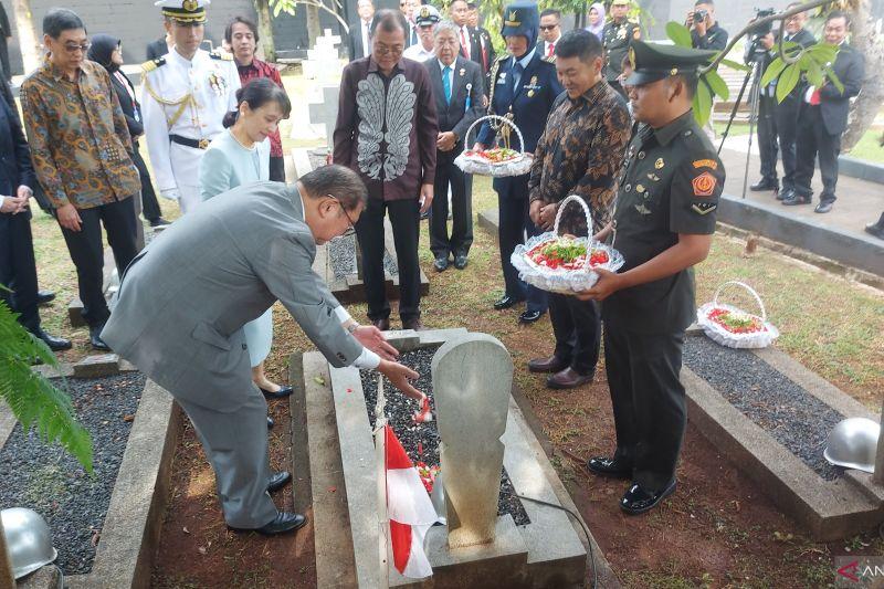  PM Jepang Shigeru Ishiba Ziarah ke TMP Kalibata