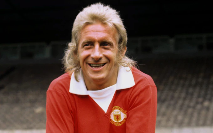  Legenda Manchester United Denis Law Wafat di Usia 84 Tahun