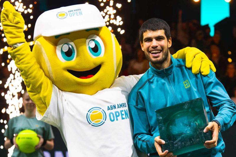  Alcaraz Raih Gelar Pertama di Musim 2025 Setelah Raih Kemenangan Atas Alex de Minaur 