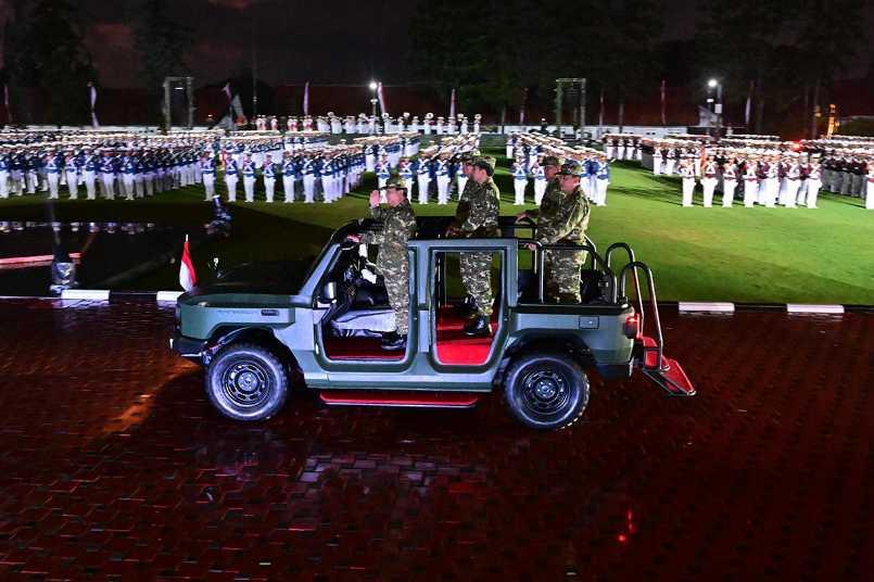  Presiden Prabowo Subianto Pimpin Parade Senja di Akmil