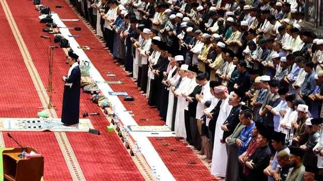   Tarawih Perdana Ramadhan 1446 H, Ribuan Jamaah Padati Masjid Istiqlal